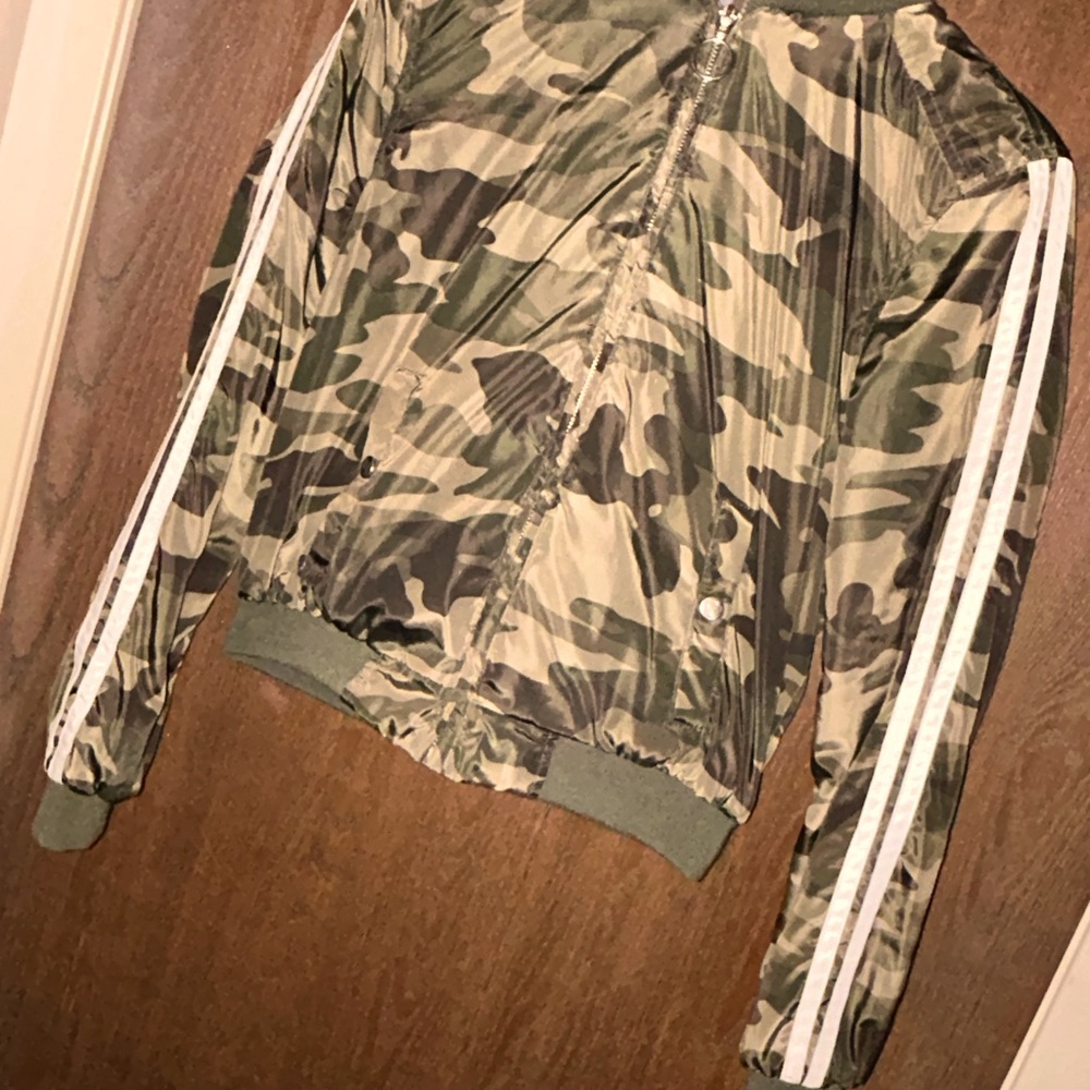 Camo wind breaker zip up